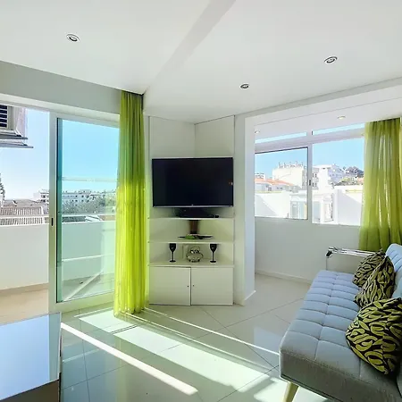 Апартаменти Paradise Near Old Town *